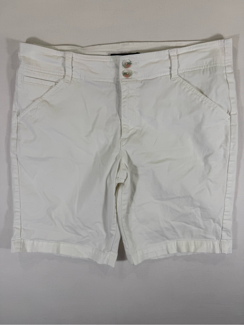 Lee White Mid-Length Cotton Bermuda Shorts